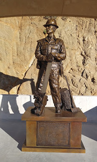 statue